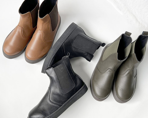 毎日のお出かけが快適になる 柔らかレザー調・軽量サイドゴアブーツ