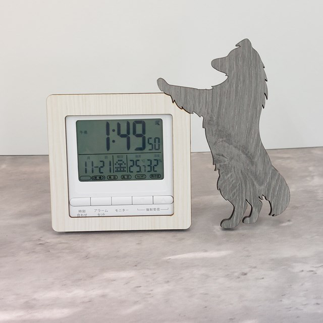 【電波時計】ワンちゃんが寄り添う電波デジタル時計 ― シェルティ　グレー