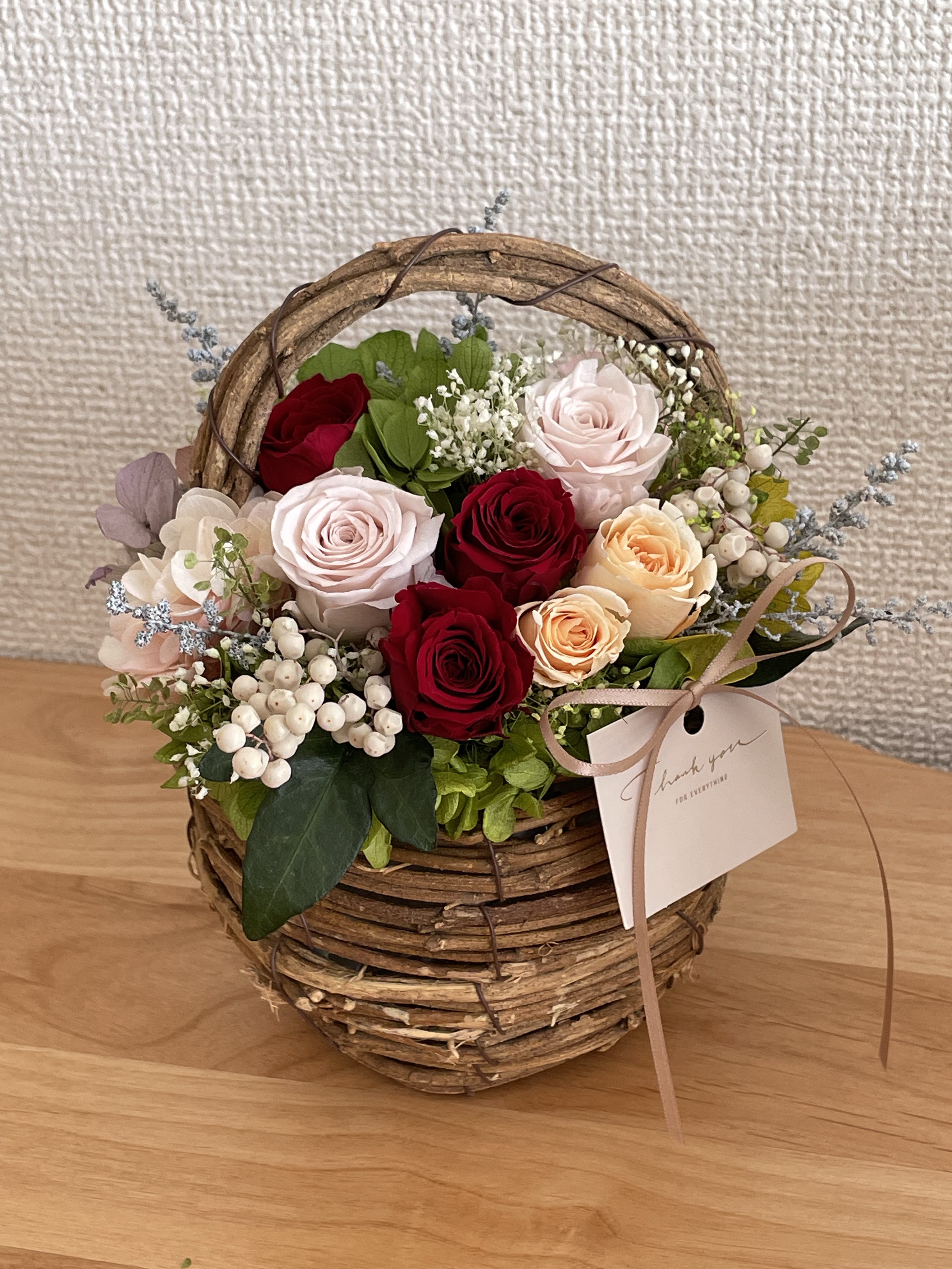 ＊*..優美なフラワーバスケット..＊°..プリザーブドフラワー　お花の贈り物