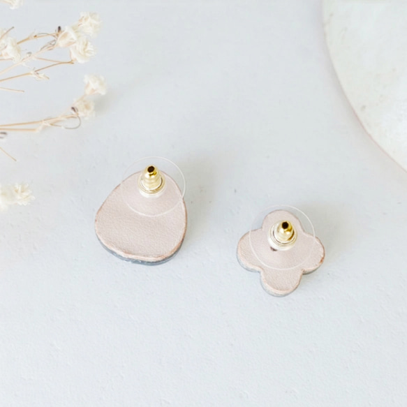 T-257 美濃燒磁磚耳環/耳環，黑珍珠色（皮革耳背） 第3張的照片