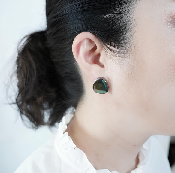 T-257 美濃燒磁磚耳環/耳環，黑珍珠色（皮革耳背） 第6張的照片