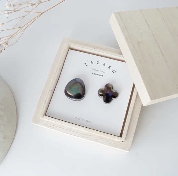 T-257 美濃燒磁磚耳環/耳環，黑珍珠色（皮革耳背） 第8張的照片