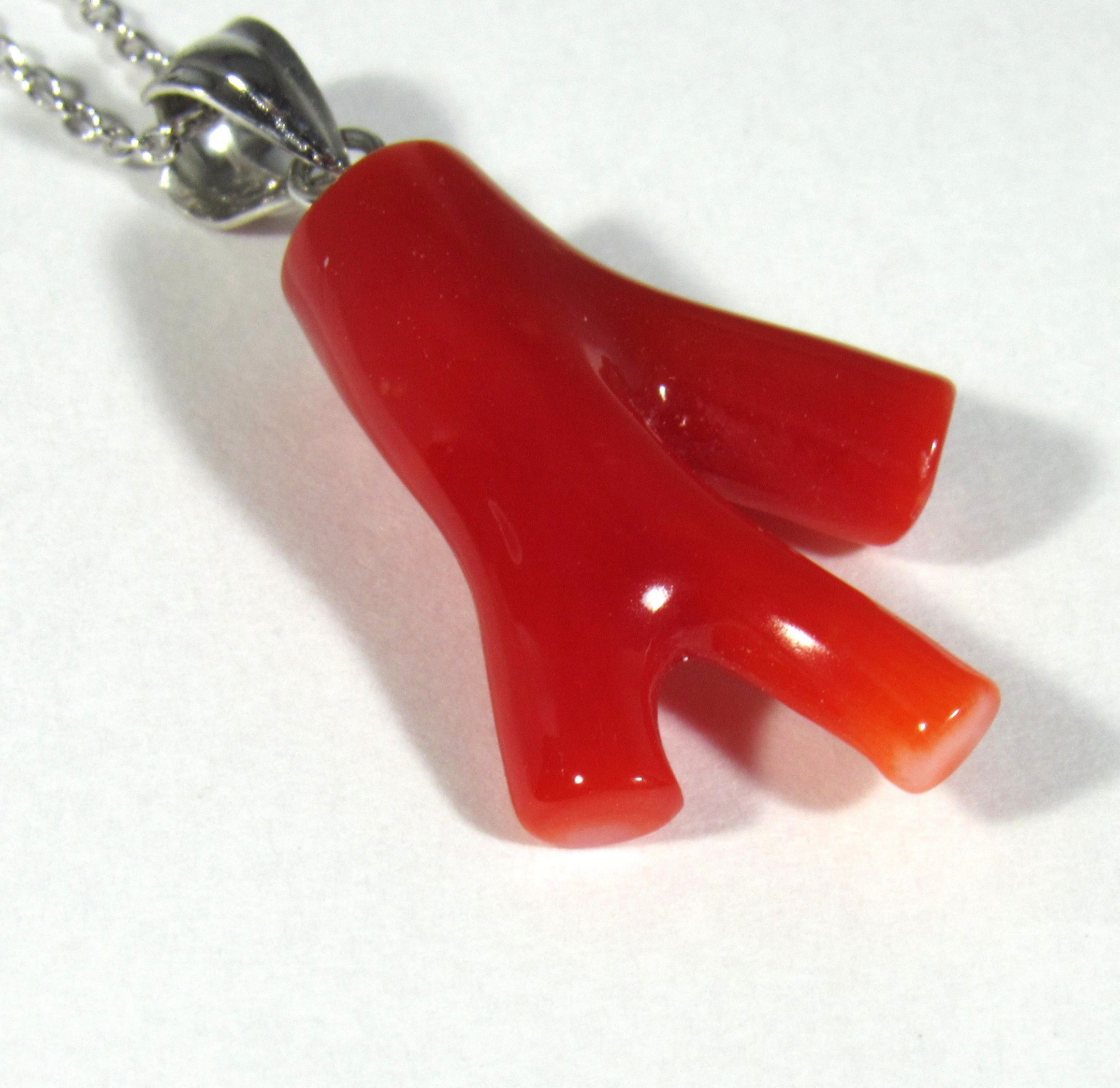 宝石珊瑚　さんご　赤枝　 ペンダント　アクセサリ－・ジュエリ　ネックレス。IMG－1510