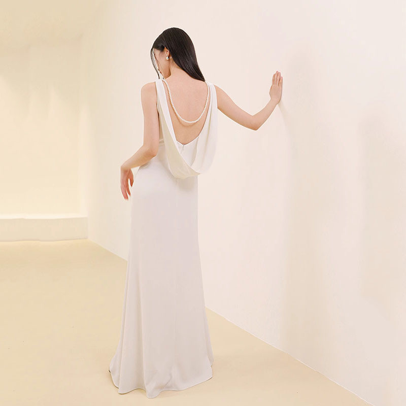 高級感 白 黒 ノースリーブ パーティードレス シンプル 韓国風 演奏会 発表会 誕生日 パーティー 前撮り HL713