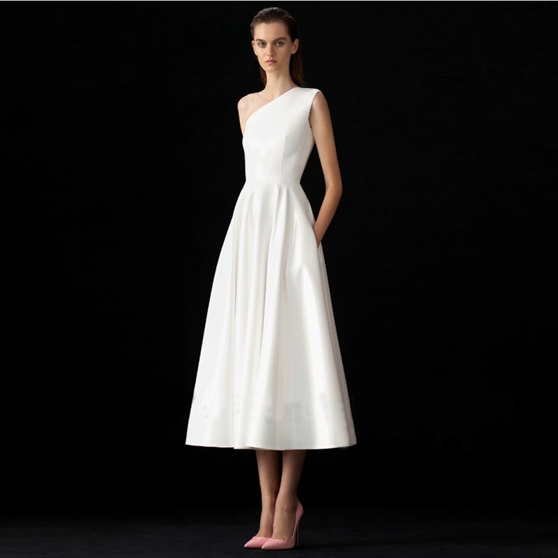 高級感 黒 白 ノースリーブ パーティードレス シンプル 演奏会 発表会 誕生日 パーティー 前撮り HL722