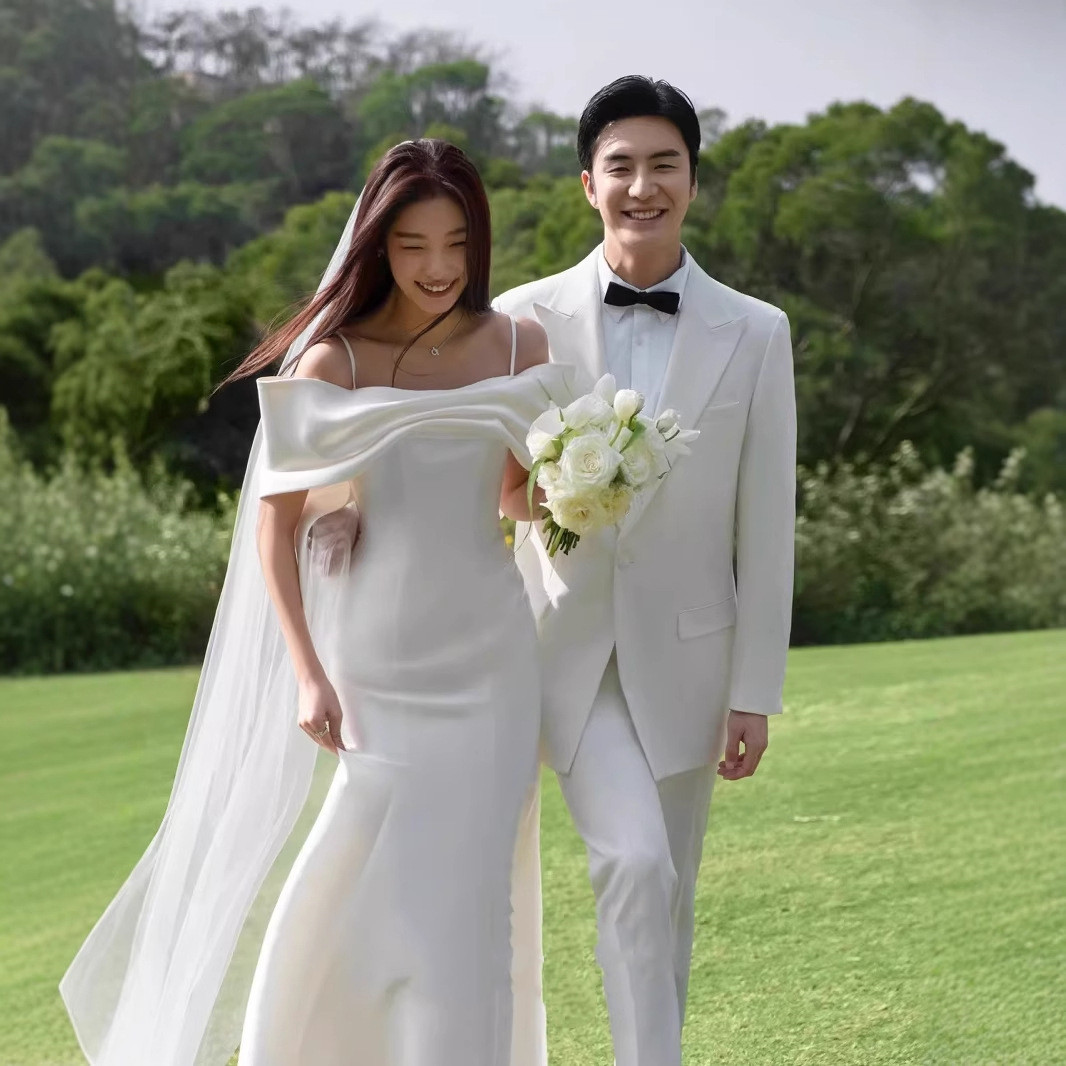 高級感 白 黒 サテン オフショルダー ウェディングドレス シンプル 韓国風 花嫁 誕生日 成人式 前撮り HL733