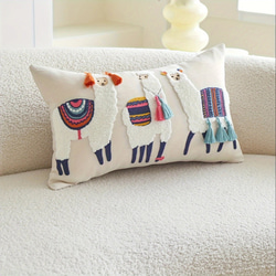 繊細な模様と刺繍が素晴らしい】刺繍クッションカバー・アルパカ