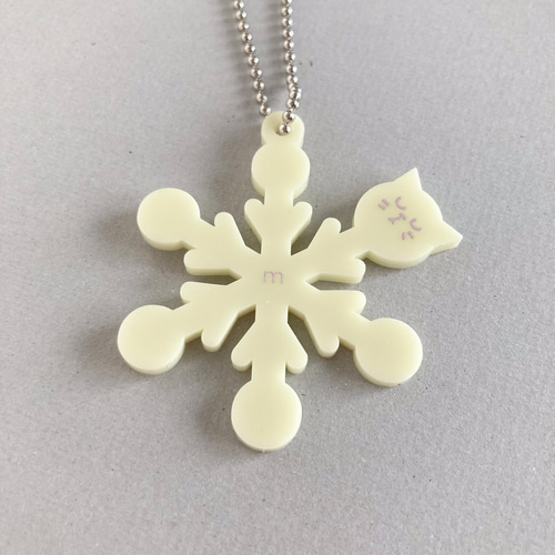 きょとん顔の猫たちポーチと雪の結晶キーホルダーセット 冬限定