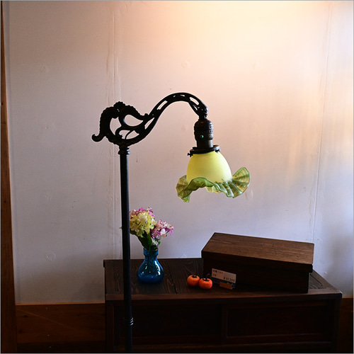 1点モノ アンティーク フロアランプ フリルガラスシェード 昭和レトロ