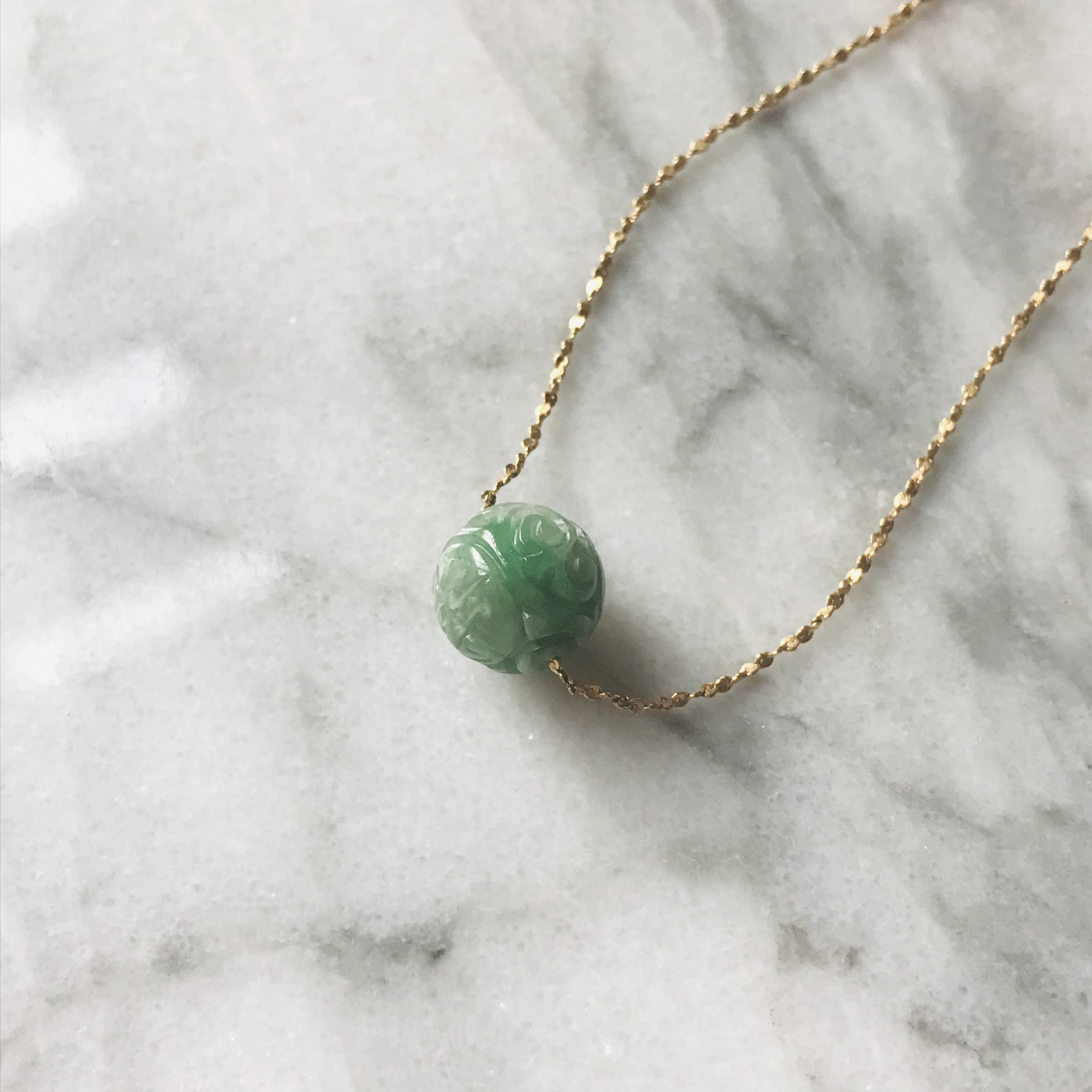 [P225-003］ジェイド　JADE  ヒスイ　本翡翠　ペンダントトップ　ミャンマー産　パーツ　カービング