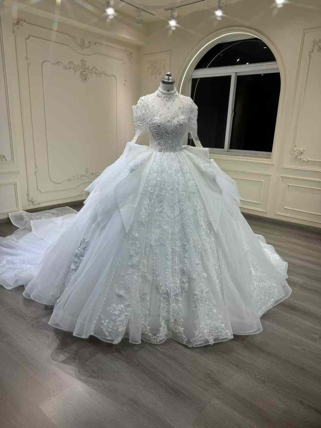 大人気上昇中！vネック　オフショルダー　優雅　贅沢　二の腕を隠せる　冬婚　フレアスカート　韓国スタイル　オリジナルドレス