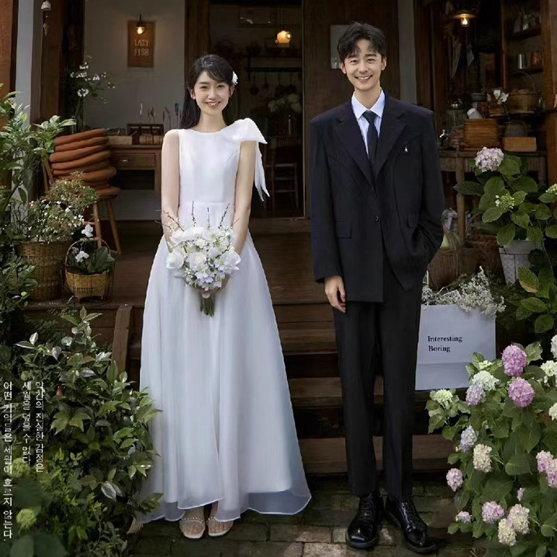 高級感 白 黒 ノースリーブ ウェディングドレス シンプル 韓国風 花嫁 誕生日 成人式 前撮り HL741