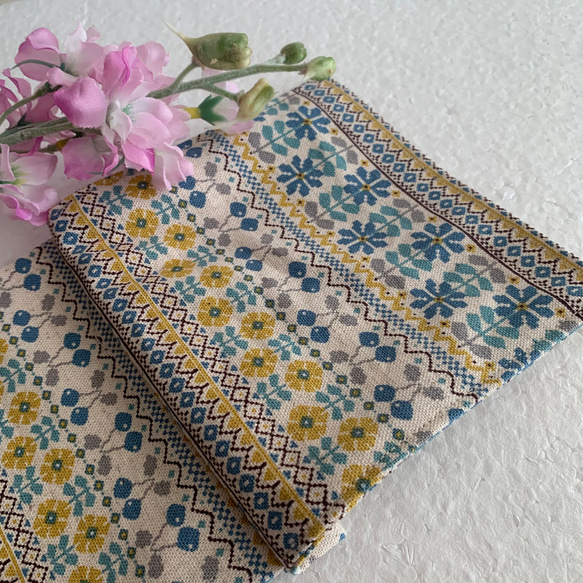 トイレットペーパーホルダーカバー♪チロリアン風フラワー♪4カラー 8枚目の画像