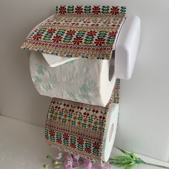 トイレットペーパーホルダーカバー♪チロリアン風フラワー♪4カラー 1枚目の画像