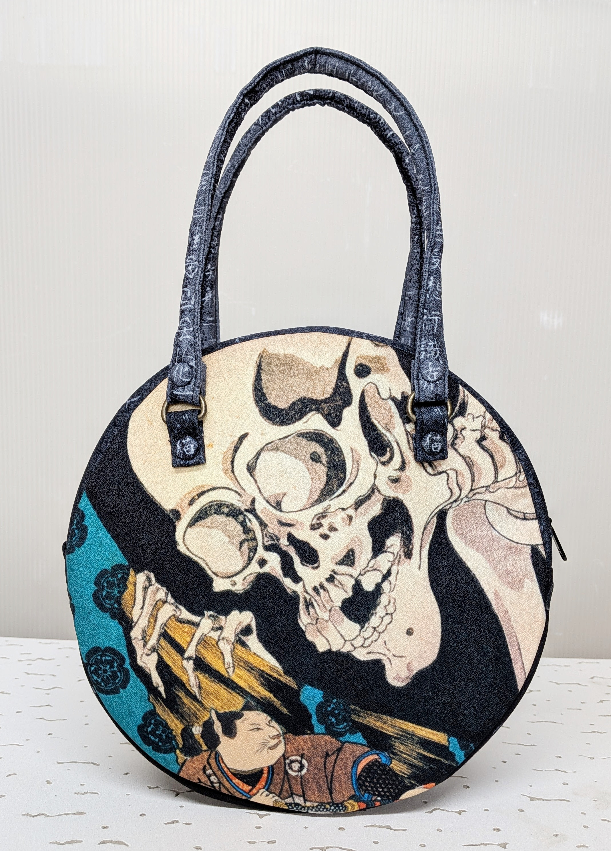 鈴木千恵×カラットコラボバッグ　ガシャドクロ･ニャつくに