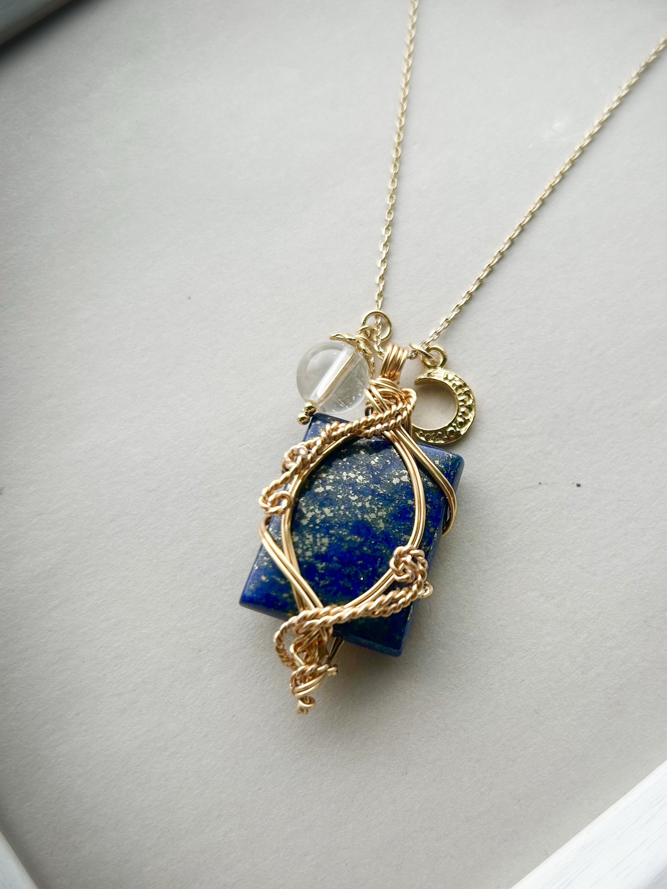 星の図書館 ラピスラズリネックレス 4,592円