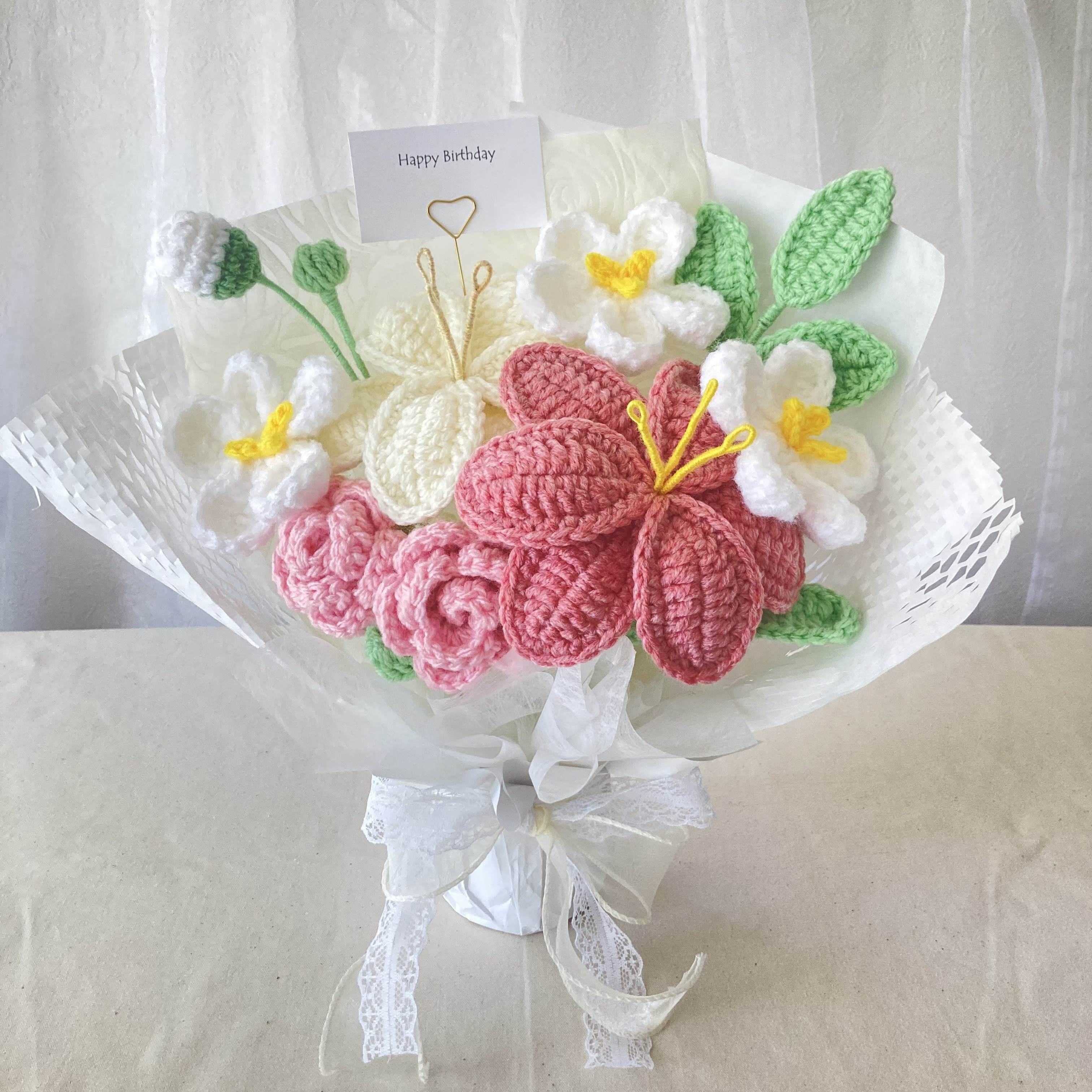 花瓶不要でそのまま飾れるスタンディングブーケ　卒業式　花束　枯れない花　かぎ編み　手編み　編み物　毛糸　あみぐるみ 花