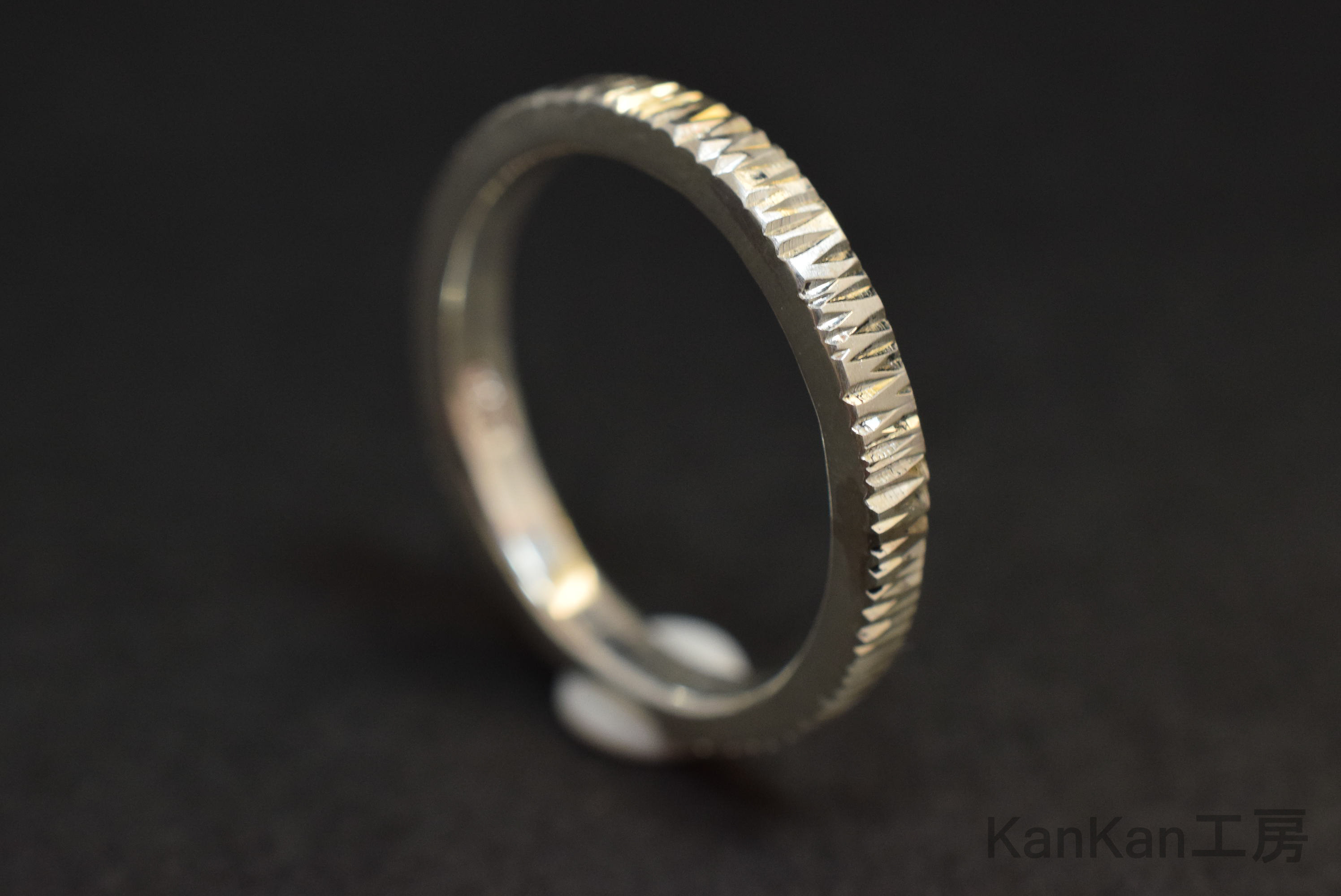 SＶリング｜筋彫り｜平打ち・幅(約)2.5㎜