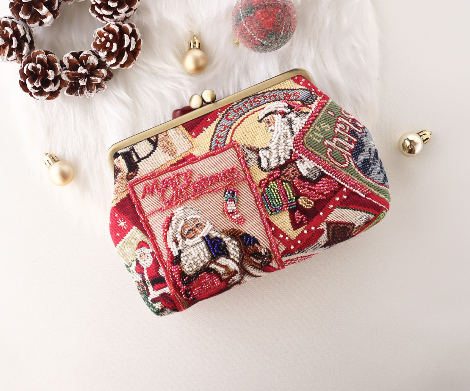 ビーズ刺繍がま口ポーチ クリスマスサンタ がま口お化粧ポーチ がま口ポーチ ゴブラン織り ビーズ刺繍