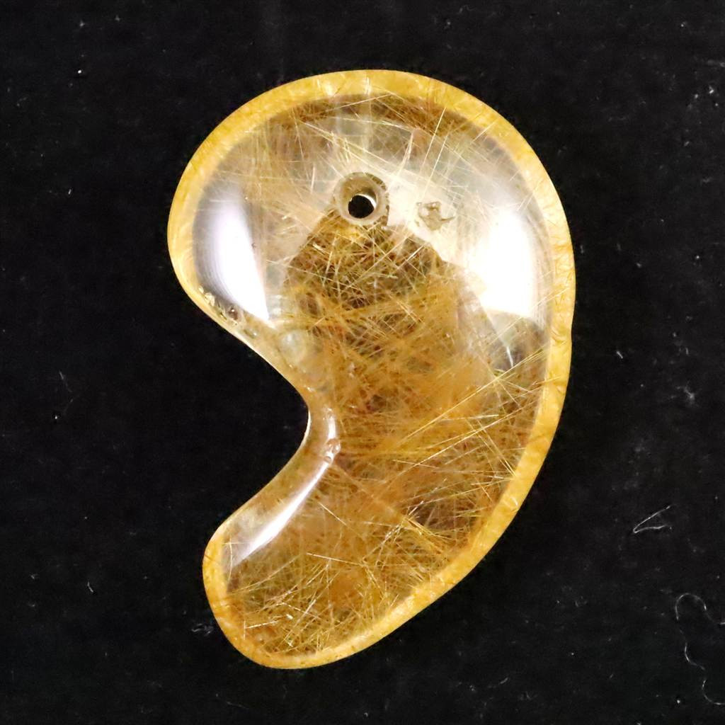ヒマラヤ マニハール産 ゴールドルチル入り 水晶 34mm勾玉 10.7g #71310