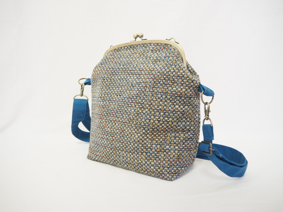 マルチカラーファブリックがまぐち2wayショルダーバッグ｜インポートファブリック｜ツイード調｜A5サイズ対応｜一点もの 5枚目の画像