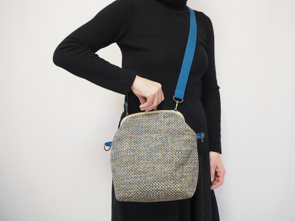 マルチカラーファブリックがまぐち2wayショルダーバッグ｜インポートファブリック｜ツイード調｜A5サイズ対応｜一点もの 9枚目の画像