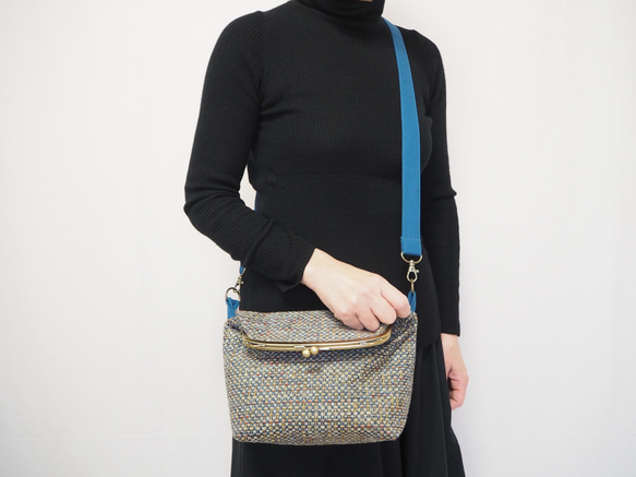 マルチカラーファブリックがまぐち2wayショルダーバッグ｜インポートファブリック｜ツイード調｜A5サイズ対応｜一点もの 12枚目の画像