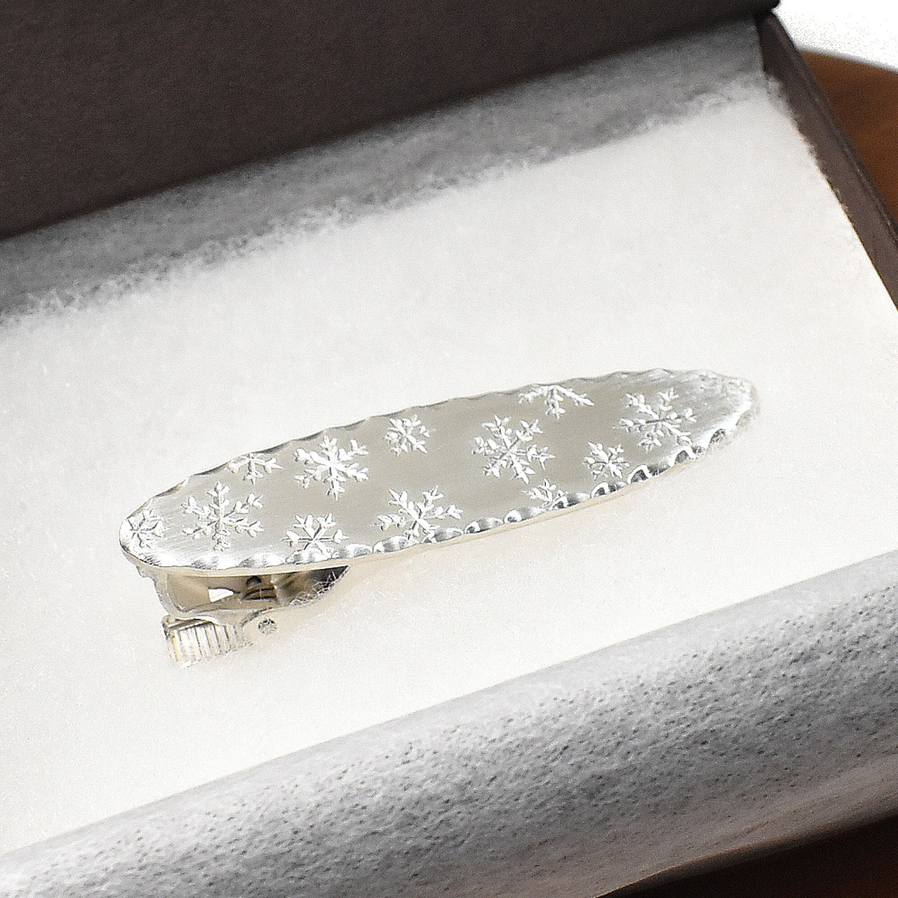 雪の結晶 楕円形 シルバーネクタイピン ストール、スカーフ留めにも /一点物