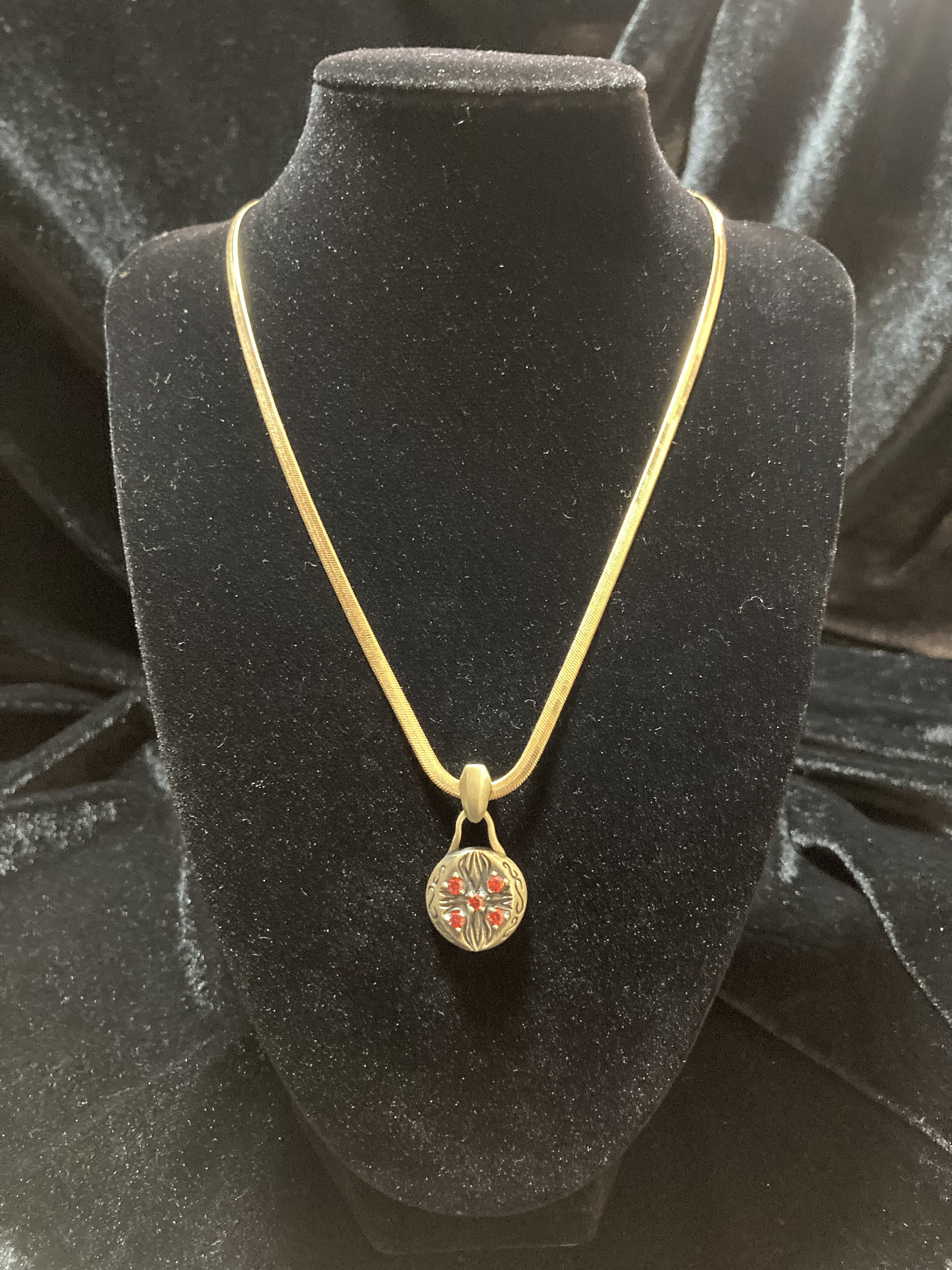 ㉕ラウンドアラベスクペンダント チェーン付き 真鍮