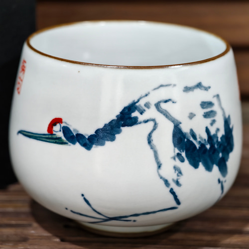 景徳鎮白磁 青花手描きぐい呑み ― 一筆の鶴と詩のうつわ 茶碗・めし碗
