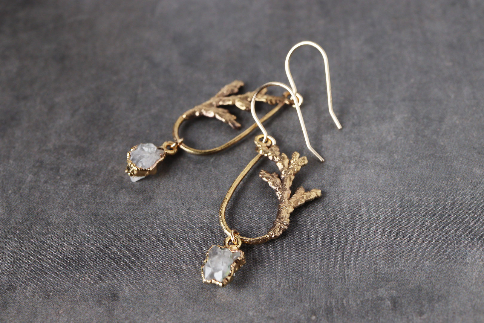 ヒノキ葉とクラスター水晶 ピアス/イヤリング