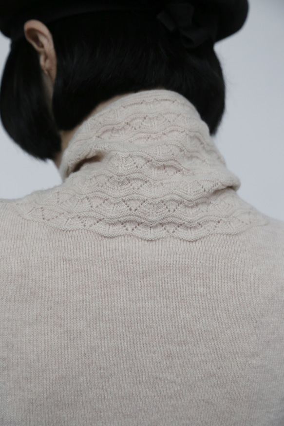 冬季必備單品，兼具保暖性和高品質。羊毛針織高領毛衣，四色可選。 251110 第5張的照片