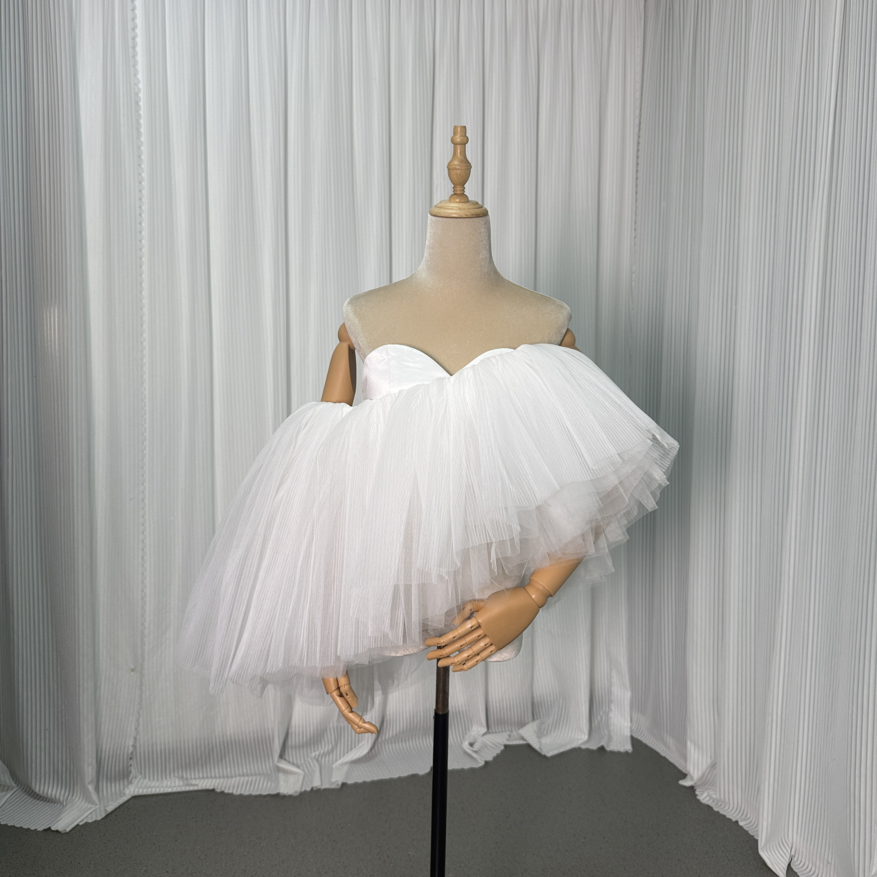 送料無料！トップス スリット アシンメトリードレス  オフホワイト ファスナー オフショルダー 花嫁/ウェディングドレス