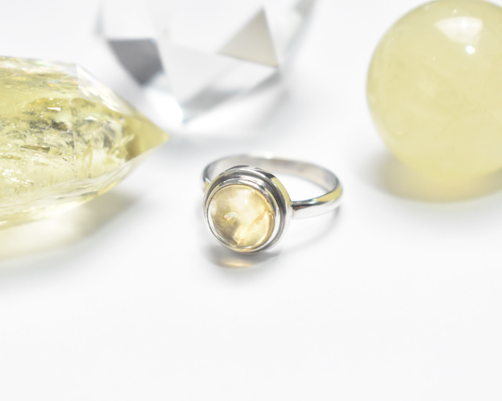 ふんわりまあるいイエローのシトリンシルバーリング　シルバー925　天然石 4,428円