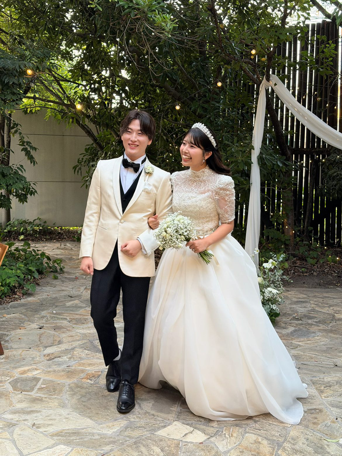 実例写真！ボレロ くるみボタン 半袖 3D立体レース刺繍 リーフ刺繍  韓国風 ハイネック インポートビジューレース