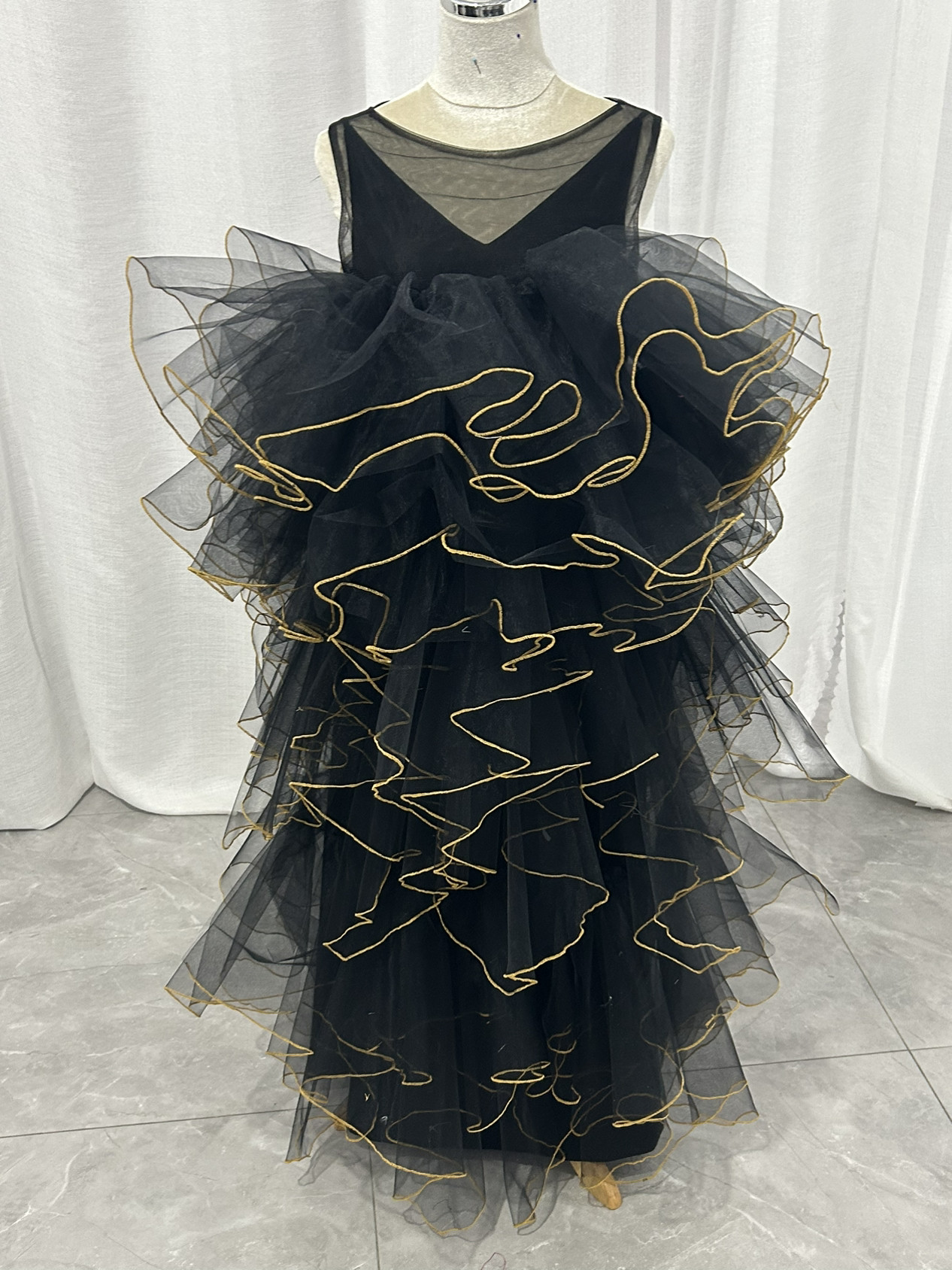 送料無料！カラードレス パーティードレス ブラック ラッフルフリル ツーピース 二次会 音楽会  前撮り