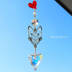 サンキャッチャー♡ハンドメイド「ペリドット♡ねこฅ•ω•ฅ」 スワロフスキーオーロラ雫＊猫サンキャッチャー | iichi 日々の暮らし