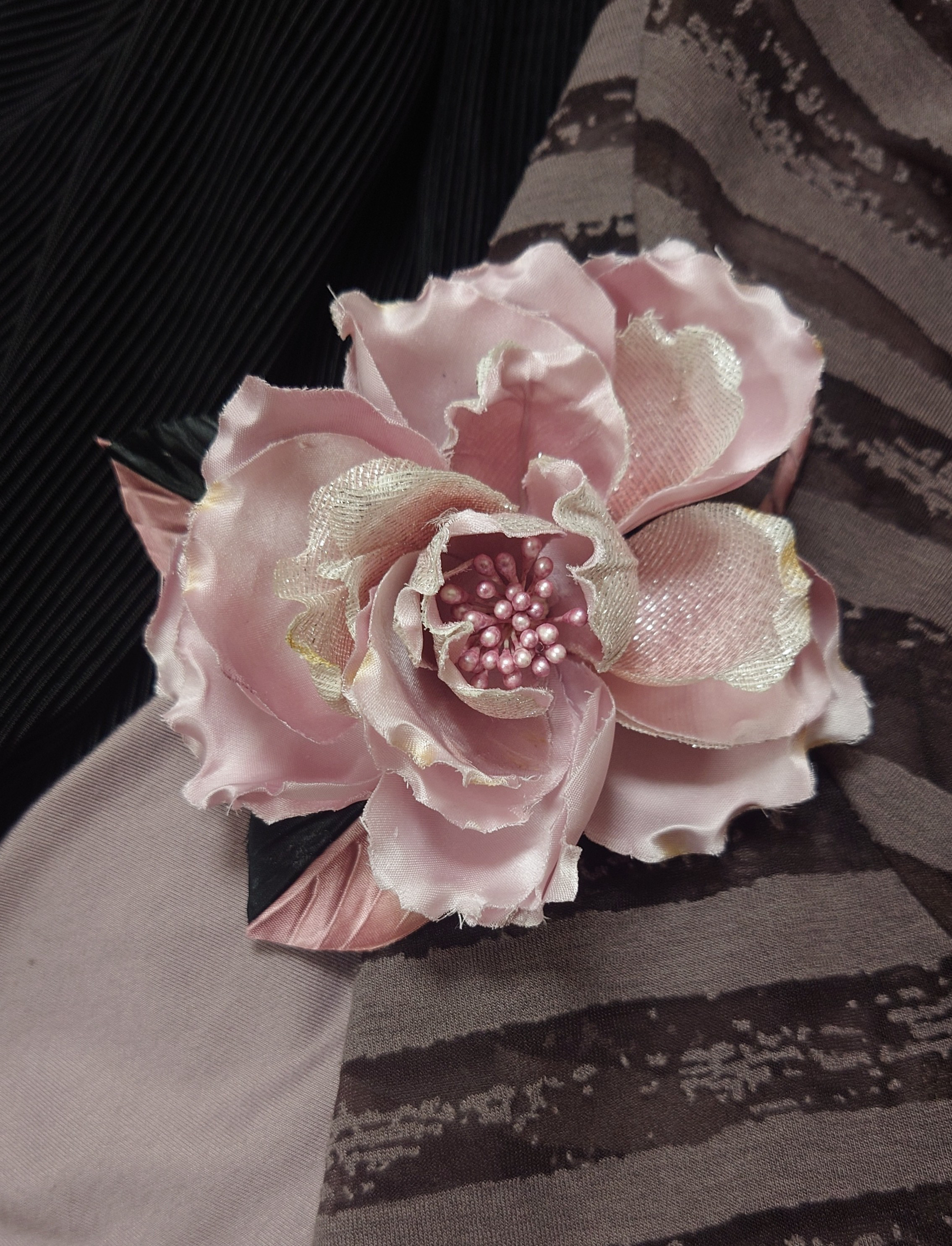 21 【年に一度の年度末決算対象商品】ご購入希望の方はお気に入後に5300円に訂正→ご購入コサ―ジュ　ローズナタリ―