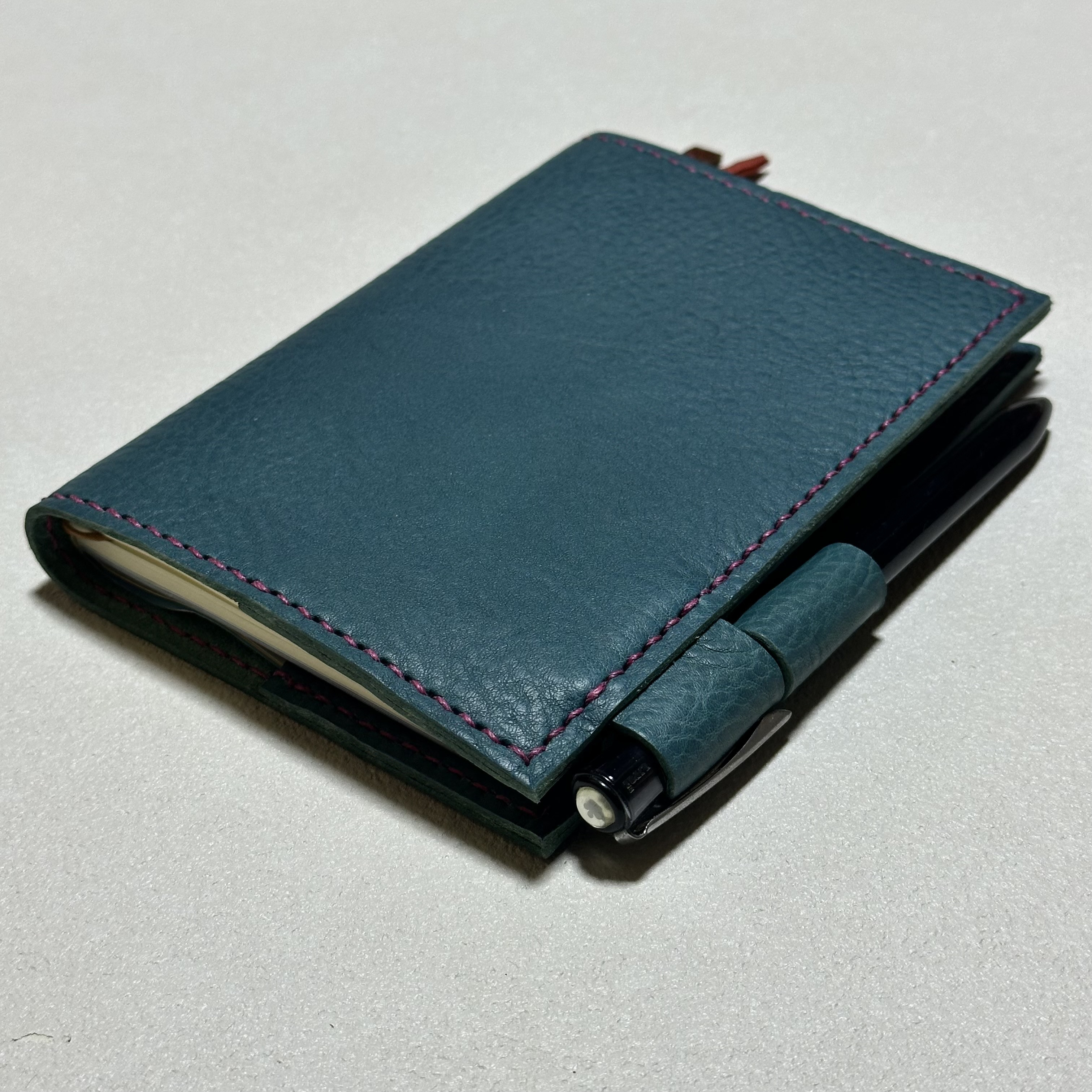 【在庫有・即納可能】オイルドレザーのほぼ日手帳カバー（文庫サイズ・テールグリーン）