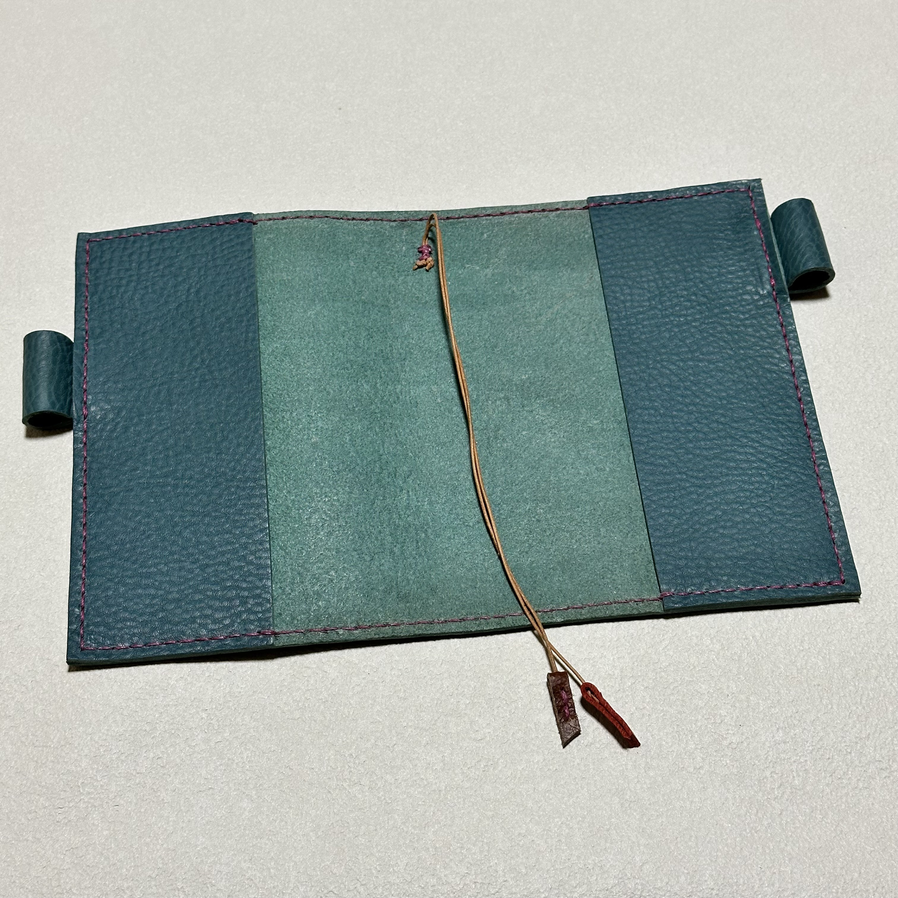 【在庫有・即納可能】オイルドレザーのほぼ日手帳カバー（文庫サイズ・テールグリーン）