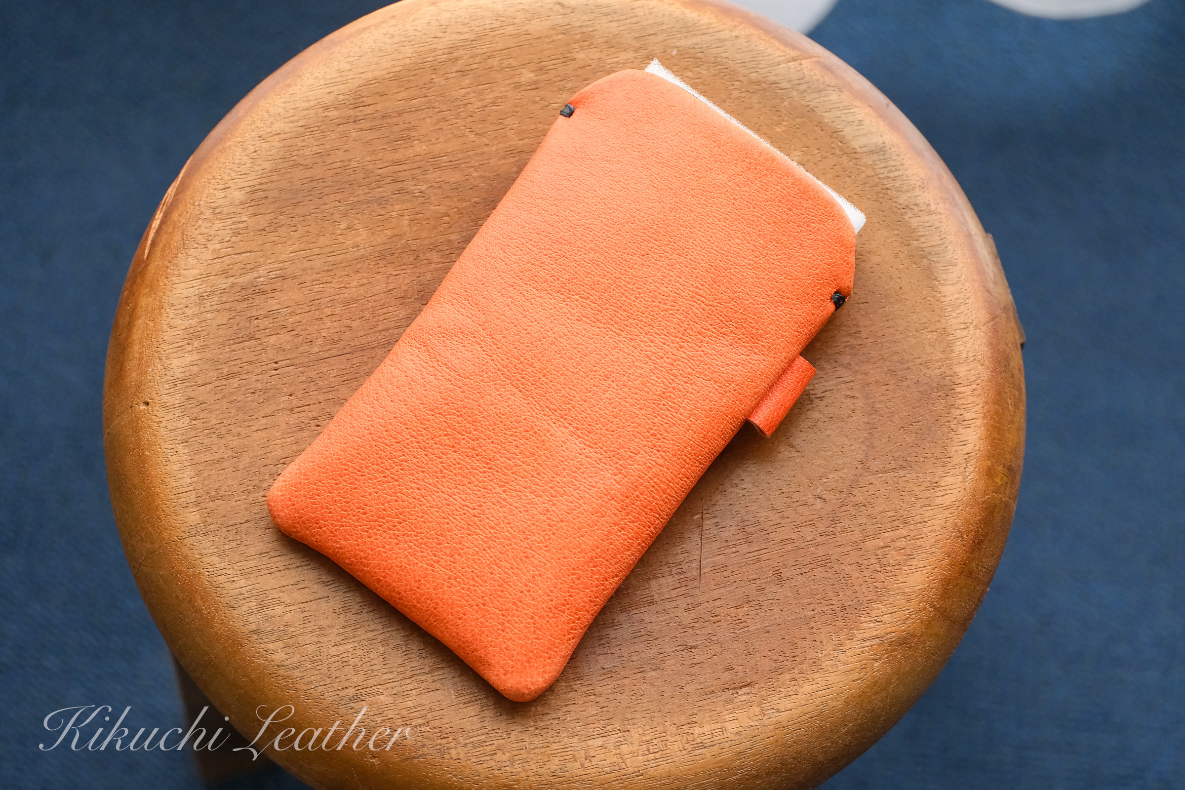 一点仕立て《RUSSETY》レザースリーブケース Large　iPhone・スマホケース　キャロットオレンジ　LE164