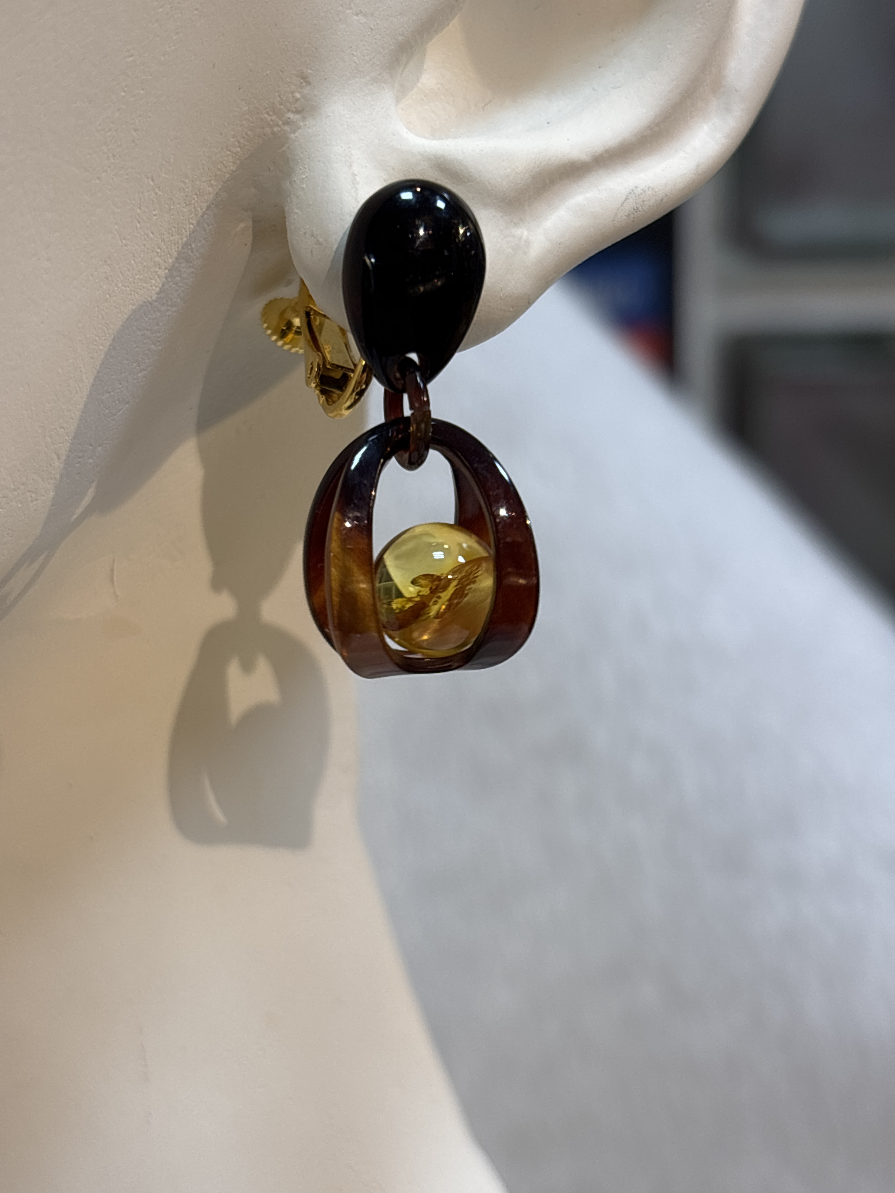 鼈甲と琥珀イヤリング