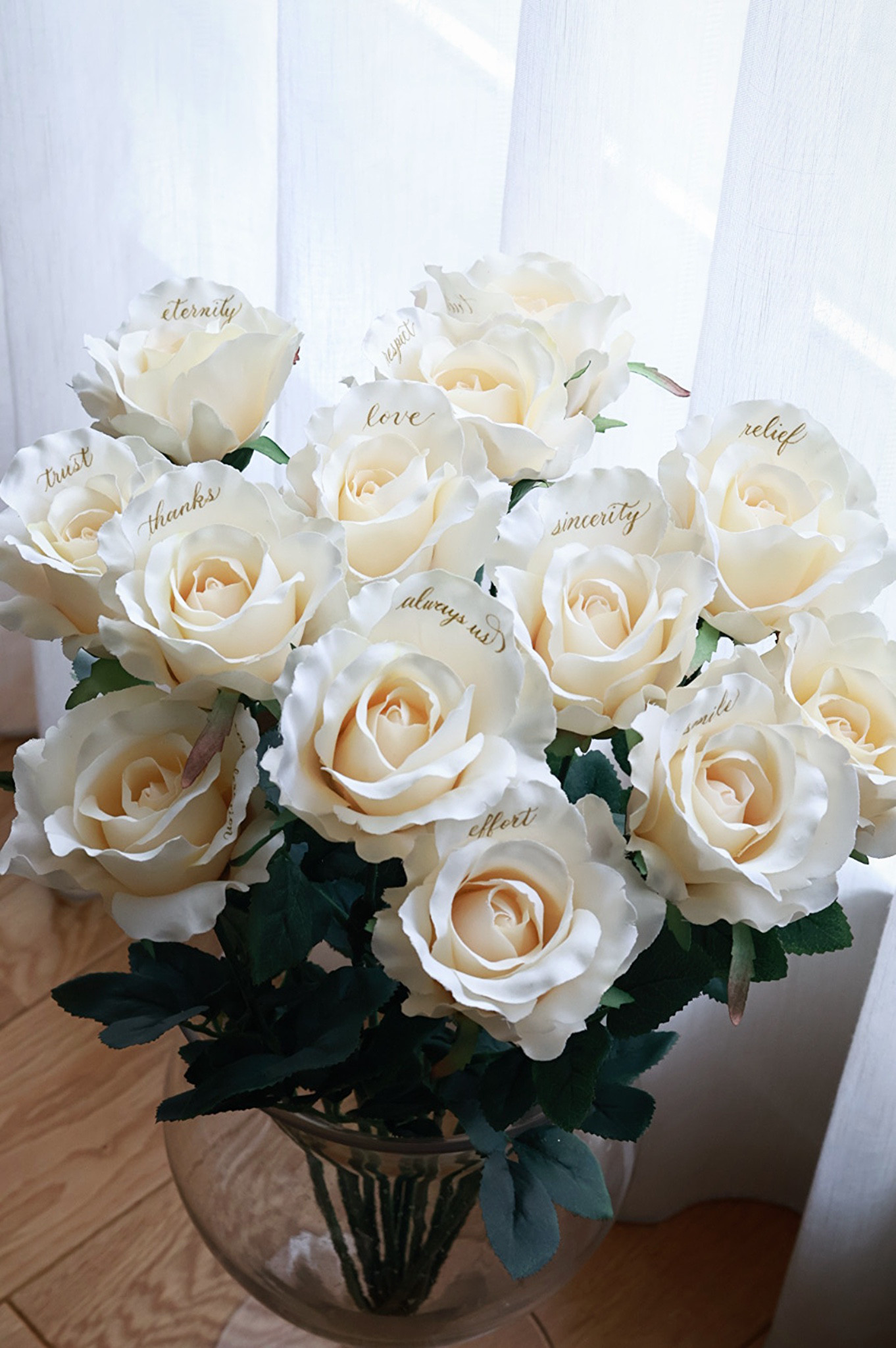 【花びらに文字入れ】ダーズンローズ12本 (バニラ)＊アーティフィシャルフラワー