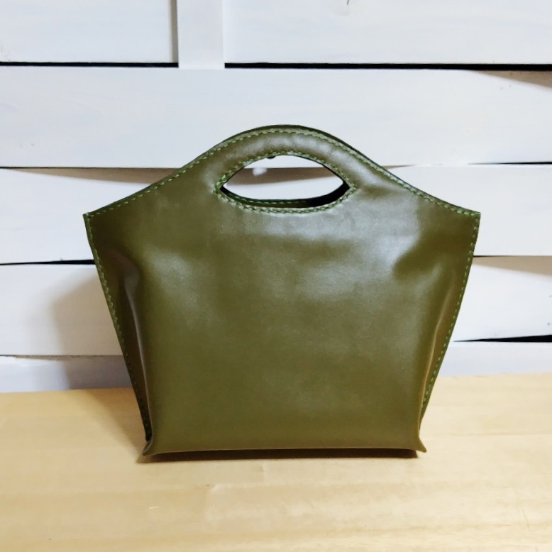 ★15周年感謝セール！1000円OFF手縫いトートバッグ・くり抜きもち手