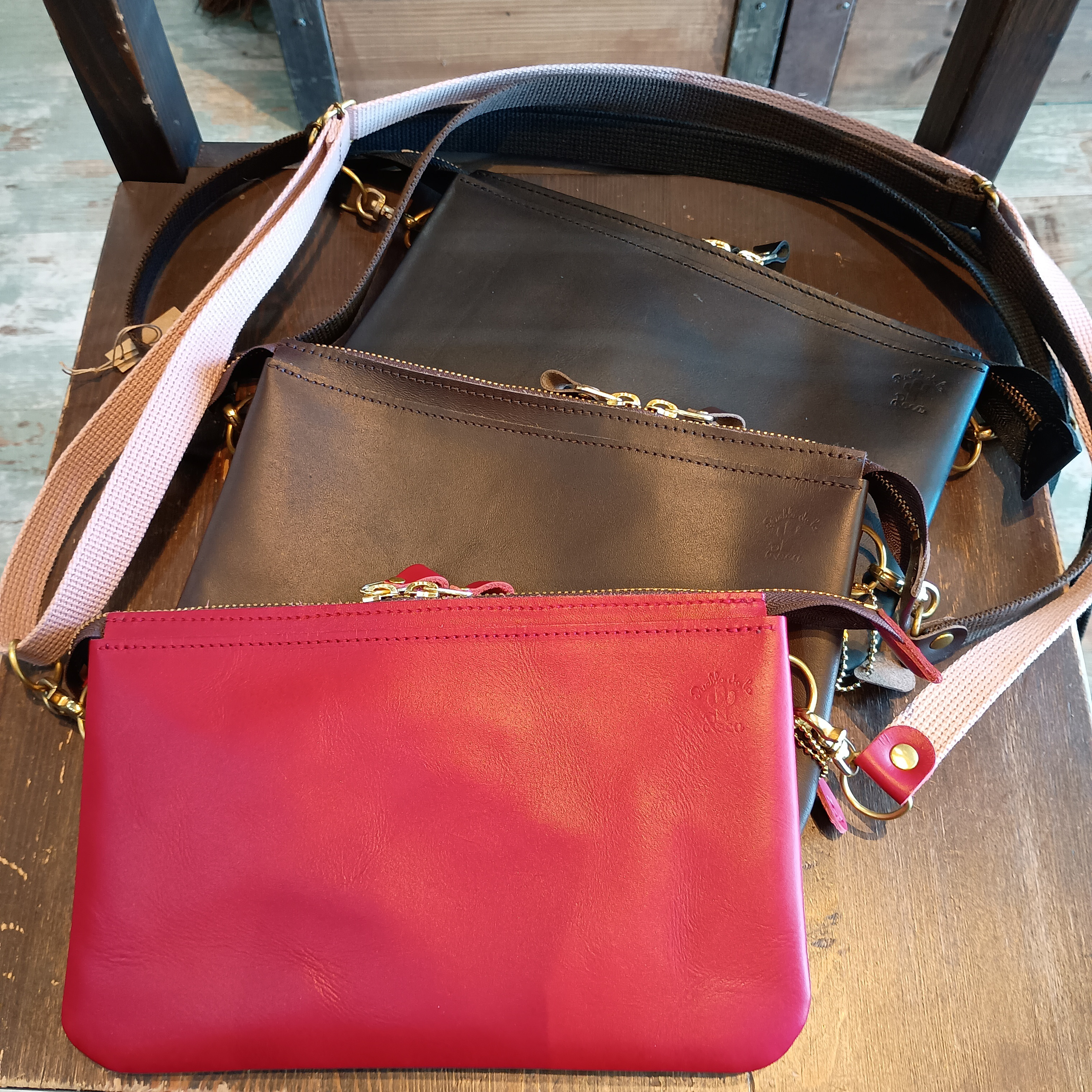 2way サコッシュバッグ 横型 ツインサコッシュ クラッチバッグ レッド  ダブルファスナー