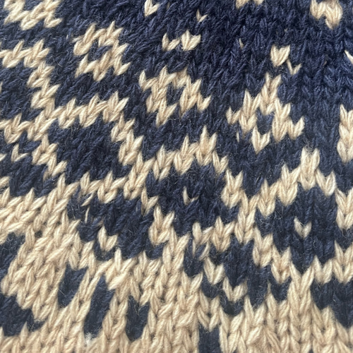 ウール混紡フェアアイル柄 手編みニット・レトロブルーのセーター