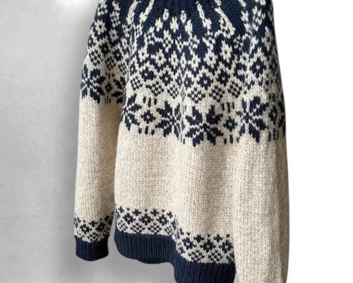 ウール混紡フェアアイル柄 手編みニット・レトロブルーのセーター