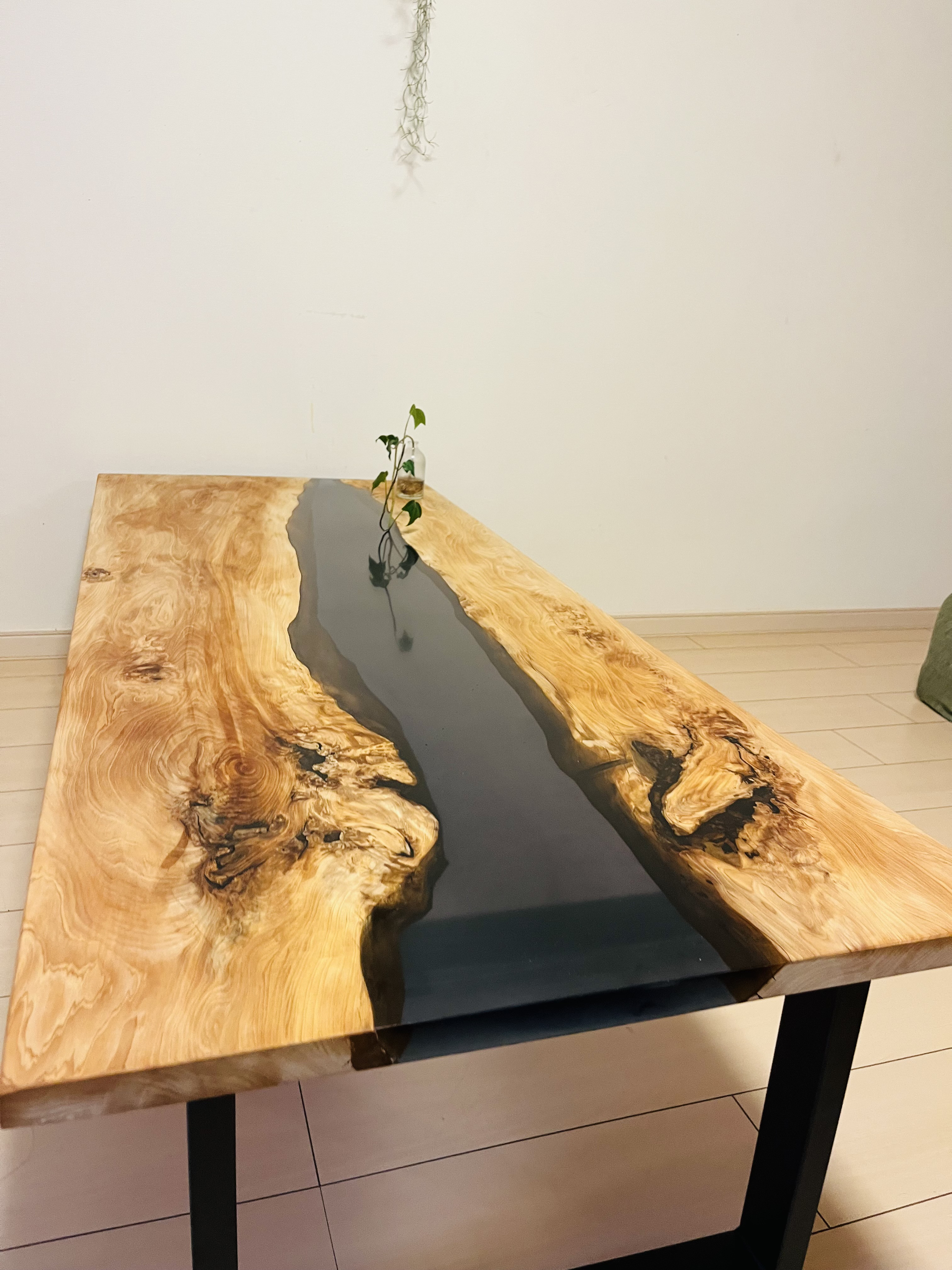 レジンテーブル　リバーテーブル　ローテーブル  カウンターテーブル　ダイニング