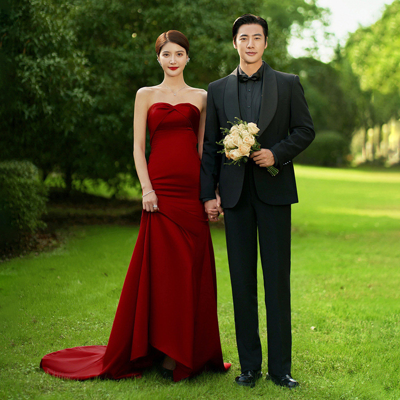 高級感 ボルドー サテン オフショルダー ウェディングドレス 裾引き シンプル 花嫁 誕生日 成人式 前撮り HL751