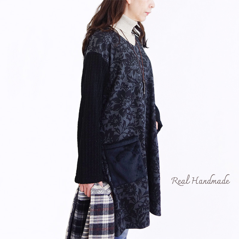 ラスト！[予約販売] チャコールブラック・影フラワーのニット袖Vネックワンピース（着丈75cm）